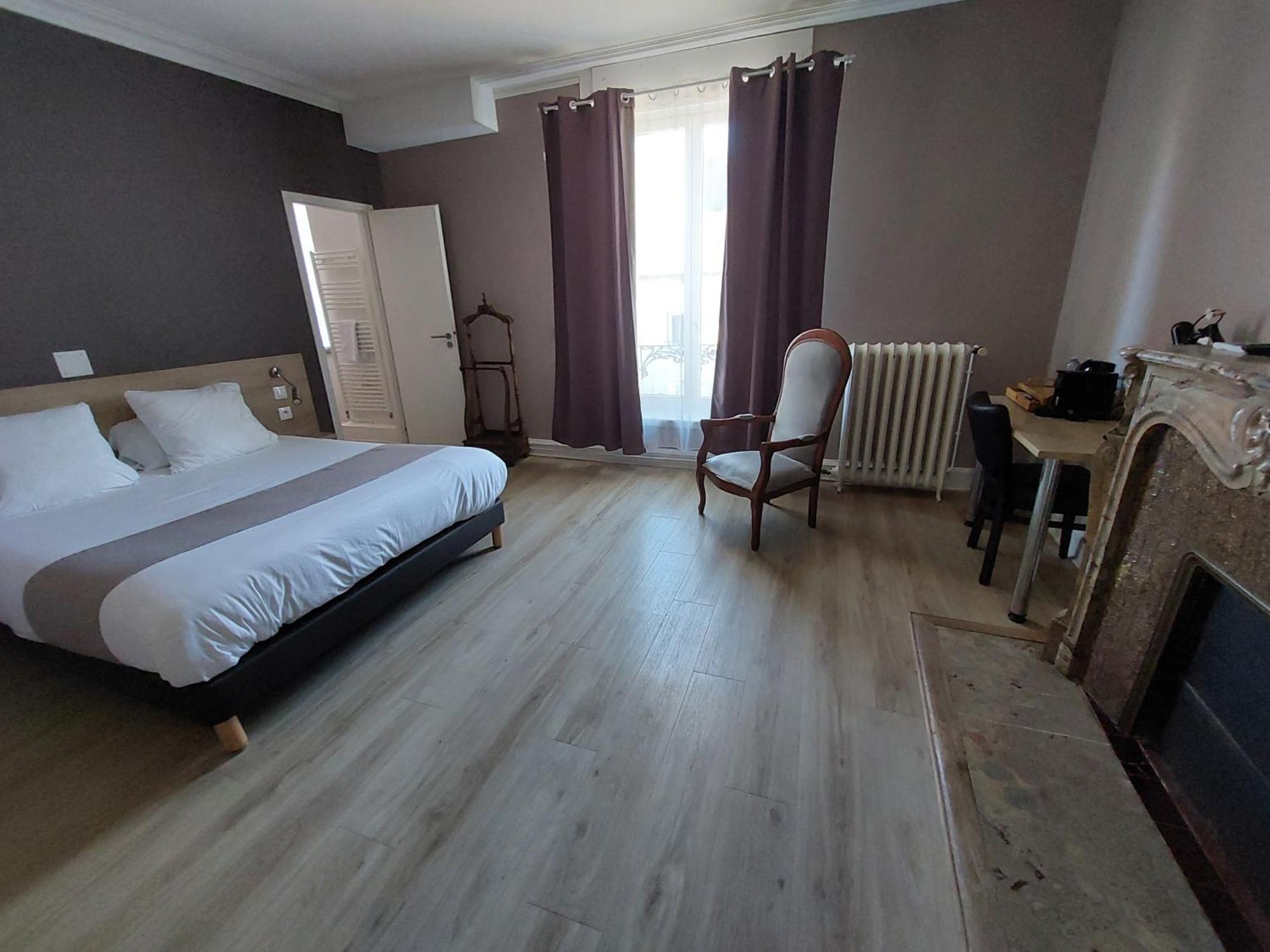 Logis Auberge Des Voyageurs Vandieres  Exteriör bild