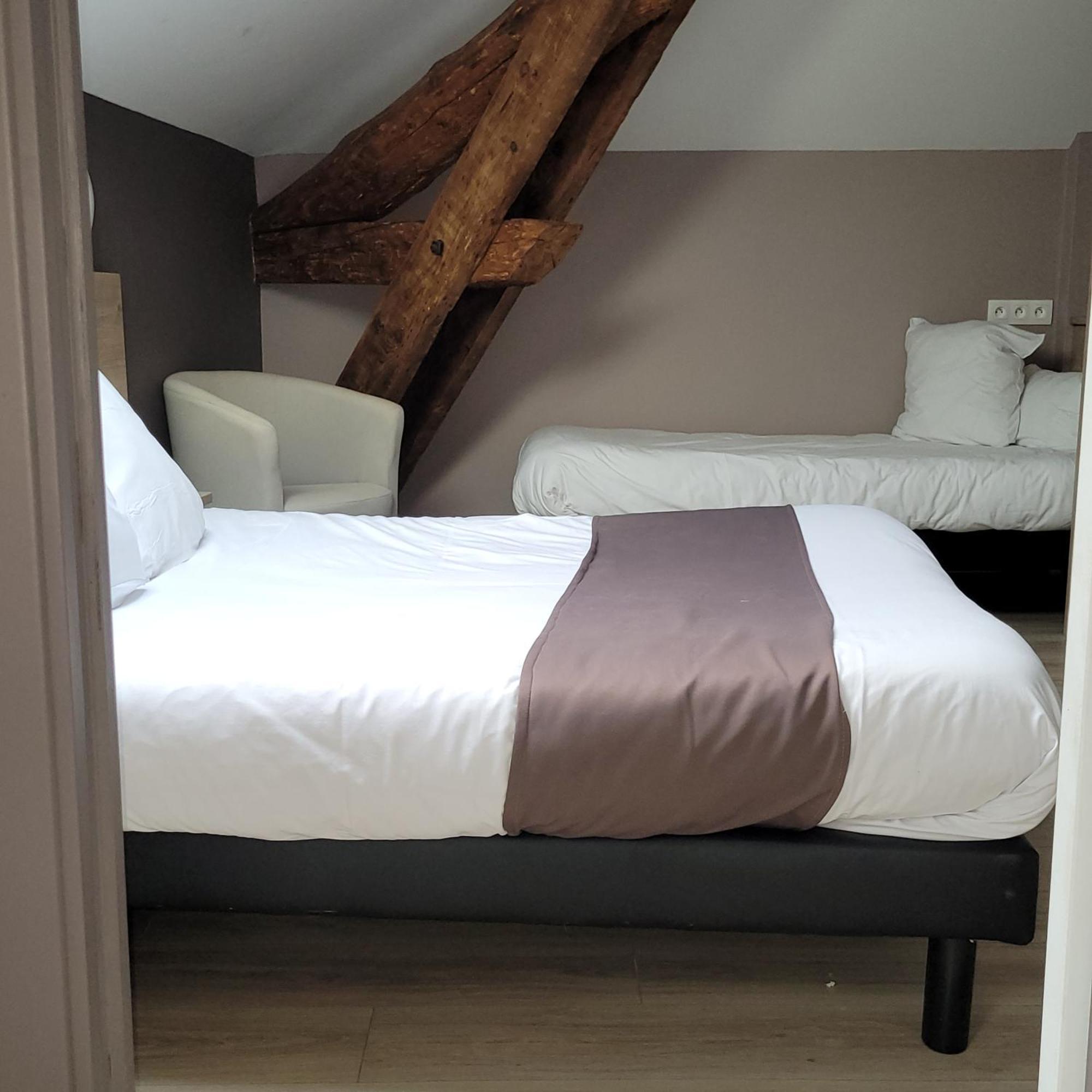Logis Auberge Des Voyageurs Vandieres  Exteriör bild