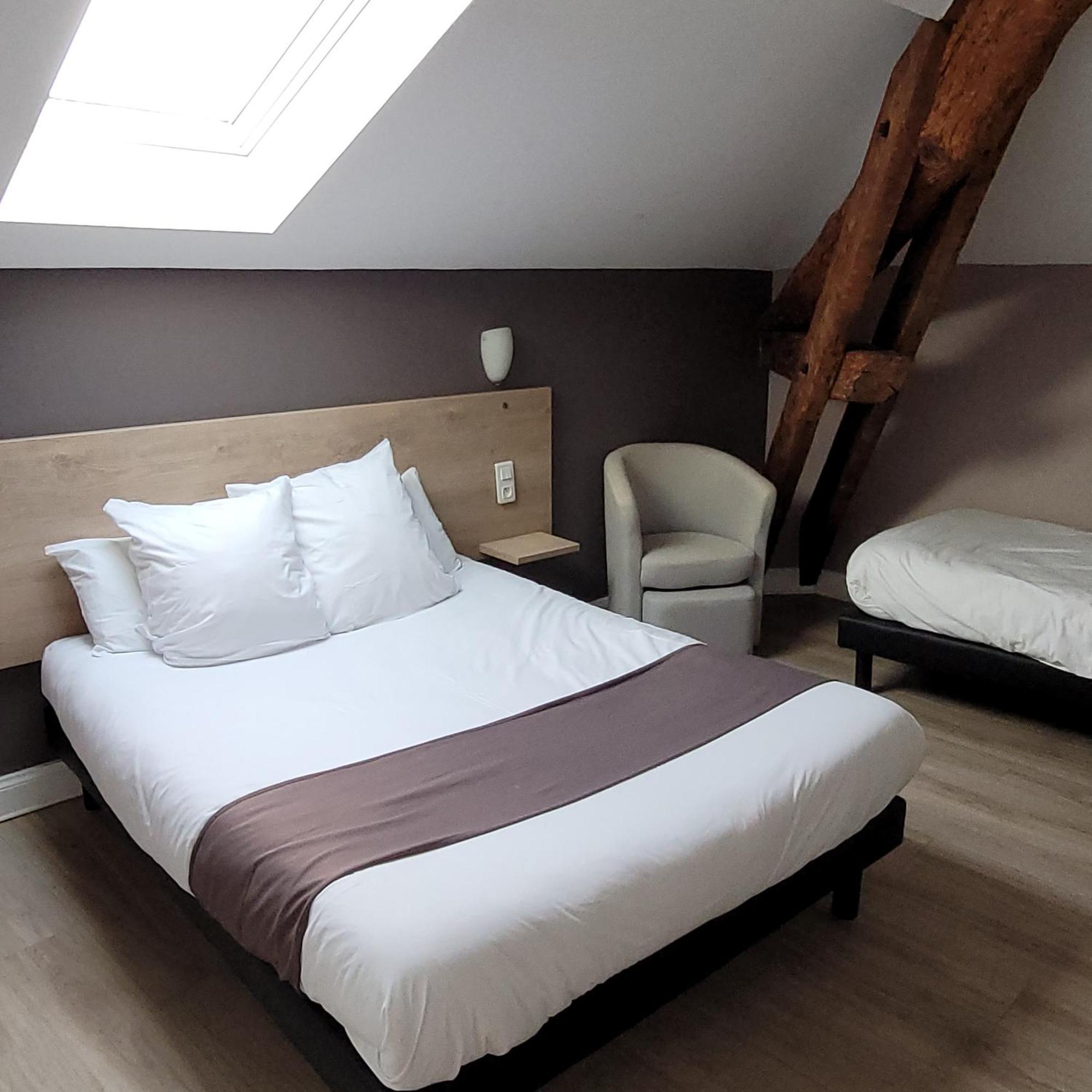 Logis Auberge Des Voyageurs Vandieres  Exteriör bild
